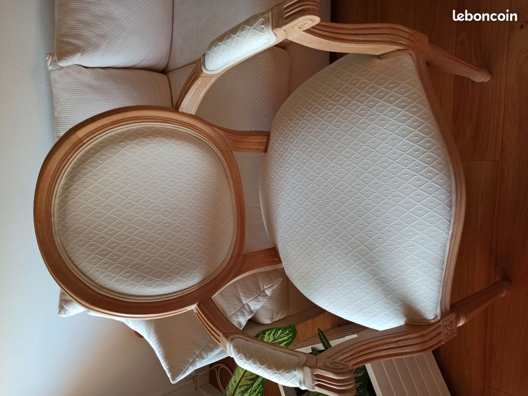Fauteuil médaillon beige style Louis XVI très bon état - Décoration (image 1)