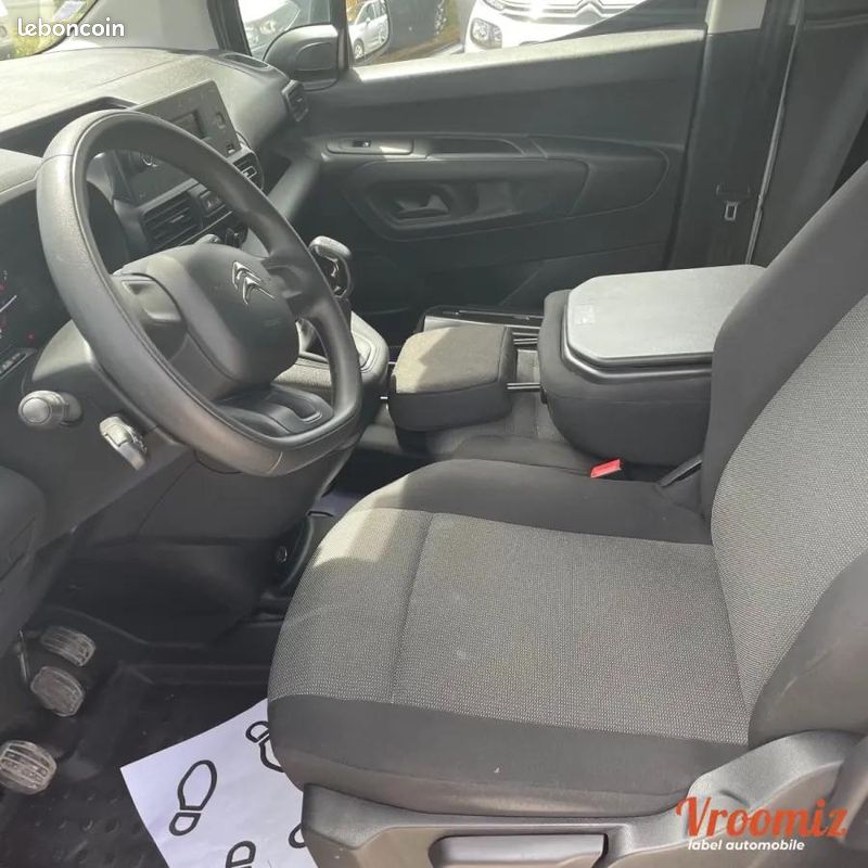 Citroen Berlingo Vu BLUE HDI / Kit distribution neuf / 3 PLACES / TVA 20% . 4x par cb possible (image 8)
