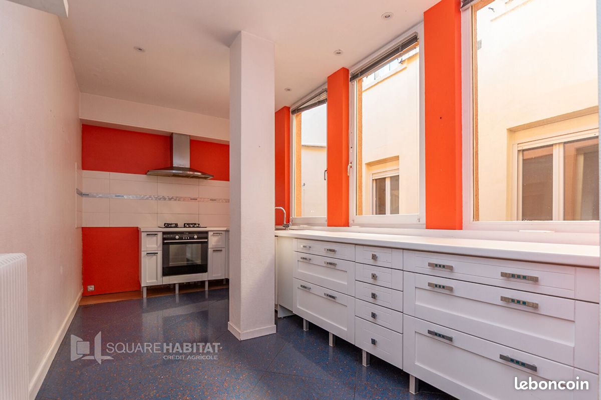 Appartement 7 pièces 168 m² · à Lons-le-Saunier · 168,1 m² · 230 000 €