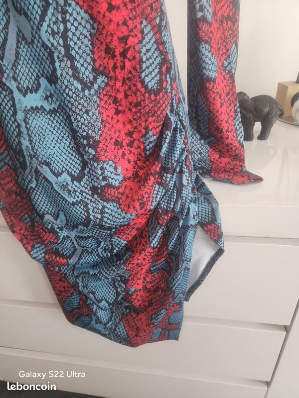Une robe imprimée taille 36 marque NA-KD (image 15)