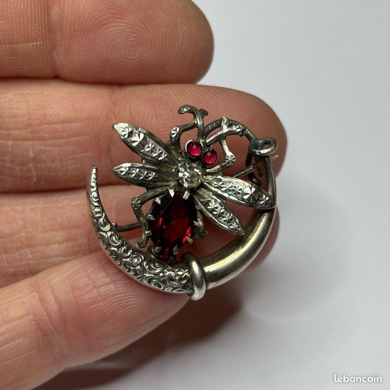 Broche Ancienne En Argent Massif Avec Pierre Centrale (sans Marque)