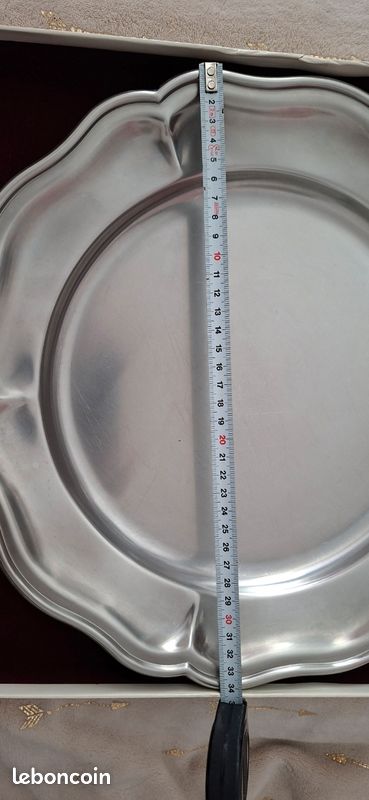 Plat De Service Rond En Inox Jean Couzon – Élégant Et Argenté