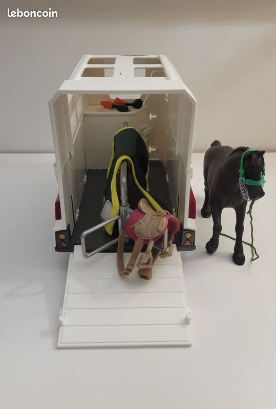 SCHLEICH - Pick-up avec remorque à chevaux - 42346 - Assortiment Horse Club