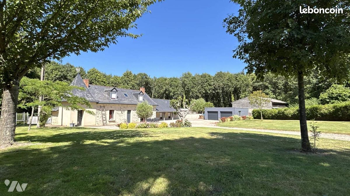 Maison 6 pièces 130 m² · à Segré-en-Anjou Bleu · 130 m² · 369 900 €