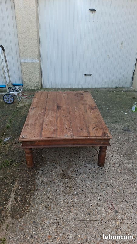 Table en bois (image 1)