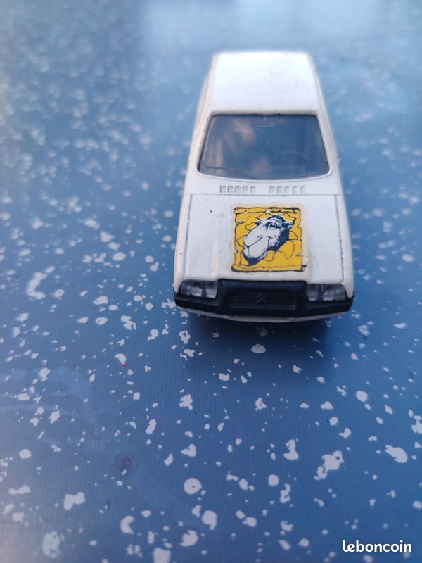 Citroën Visa de 1980, fabriquée par Solido à l'échelle 1/43 (référence catalogue originale 1302) (image 5)