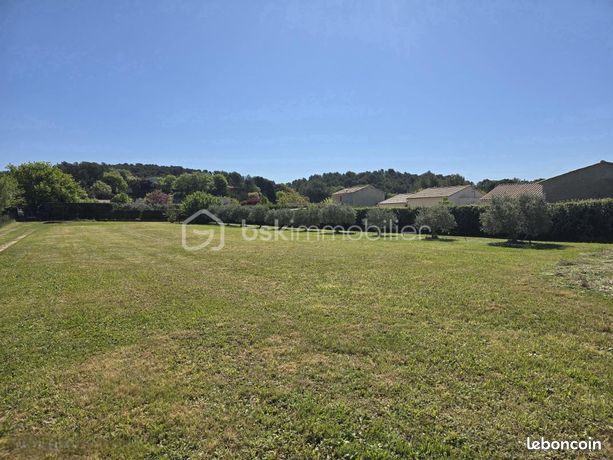Terrain 1 700 m² Lauris