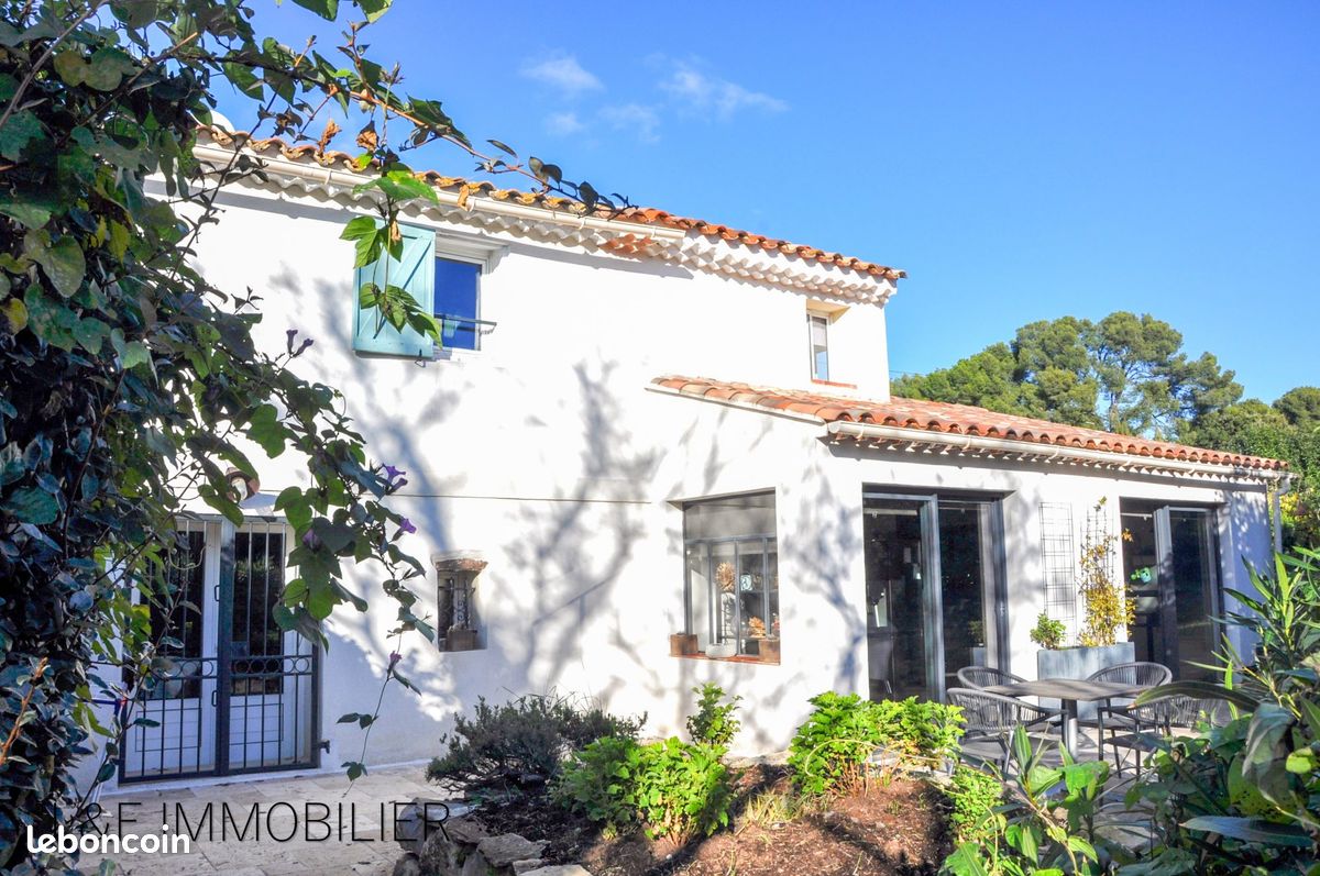 Maison 5 pièces 190 m² · à La Cadière-d'Azur · 190 m² · 890 000 €