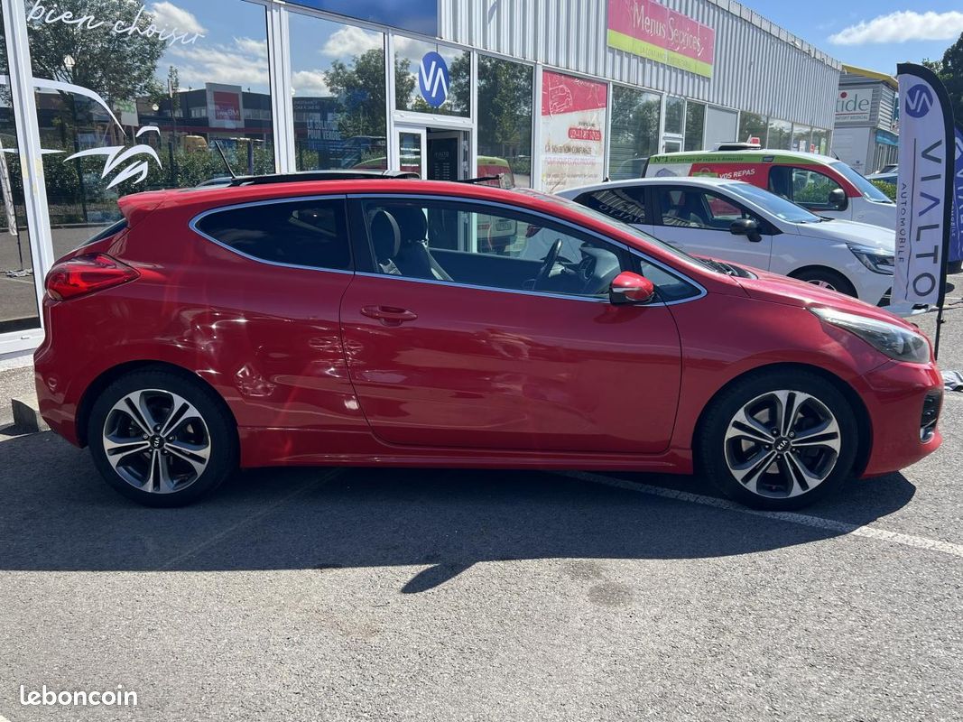KIA PROCEED 1.0 T-GDi 120 II COUPE GT Line (image 12)