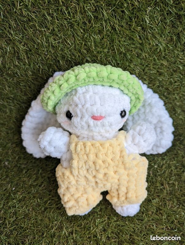 Peluche Lapin en crochet fait main (image 1)