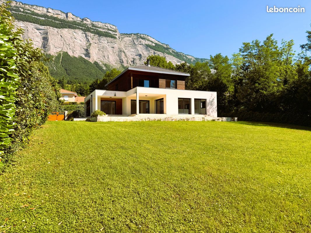 Maison 7 pièces 227 m² · à Meylan · 227 m² · 895 000 €