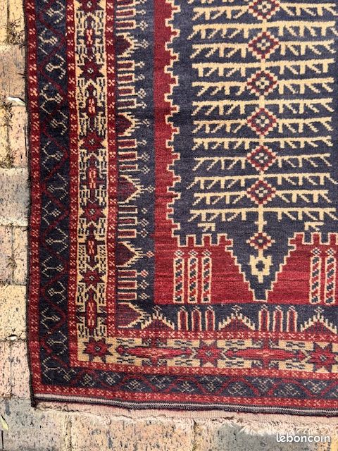 Tapis inspiration orientale tissé coton et jute noirs et naturels