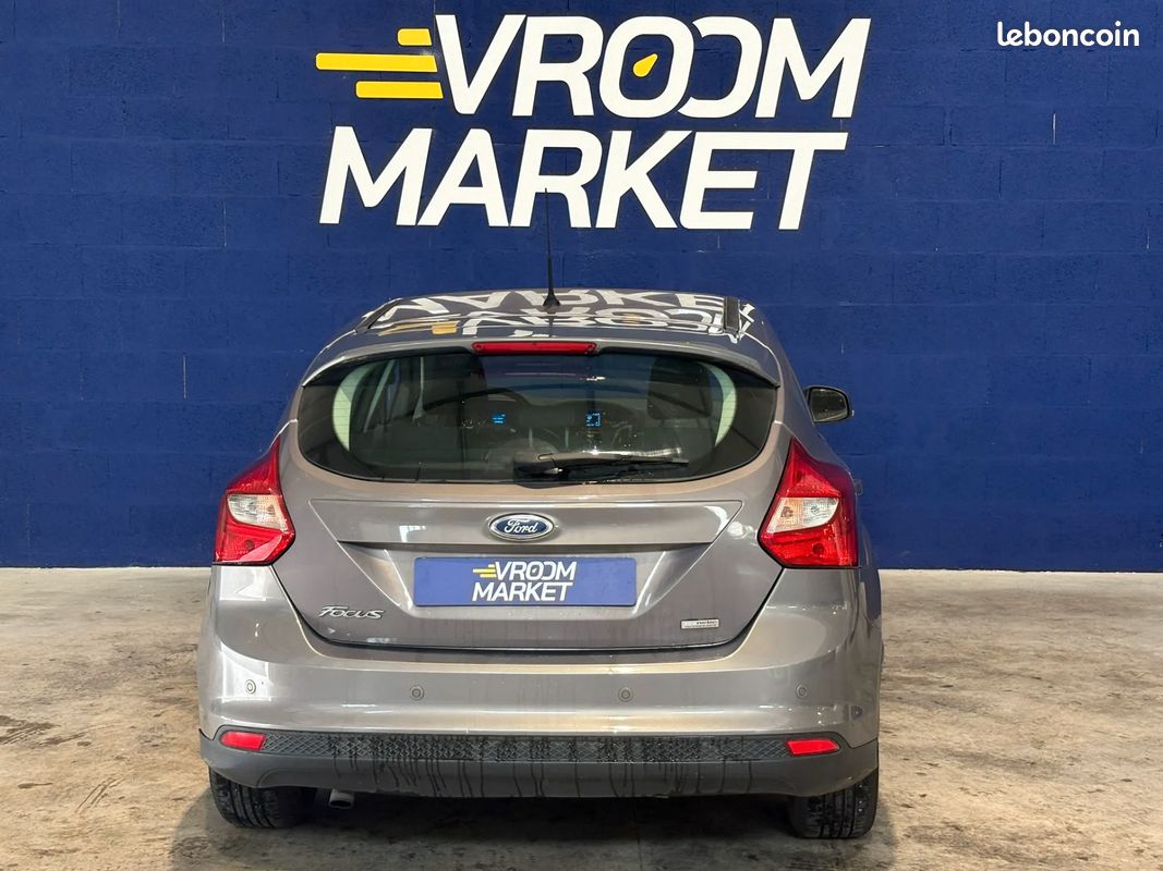 FORD Focus 1.6 D 105ch Business - 2013 - GPS - Bluetooth - Aide stationnement (image 8)