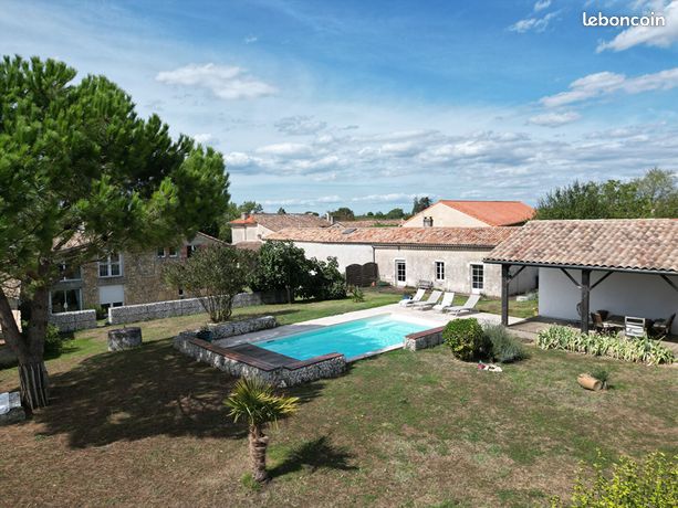 Propriété 9 pièces 369 m²