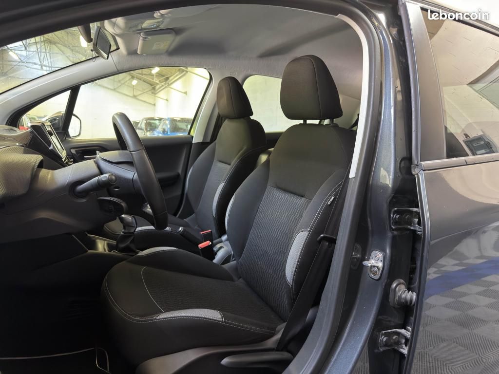 PEUGEOT 208 1.2l VTI 82ch Style 1ère Main Courroie de Distribution Faite Roue de Secours Capteur (image 26)
