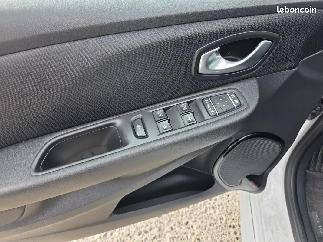 Renault CLIO IV Intens Pack GT Line / Vidange Neuve / (image 32)