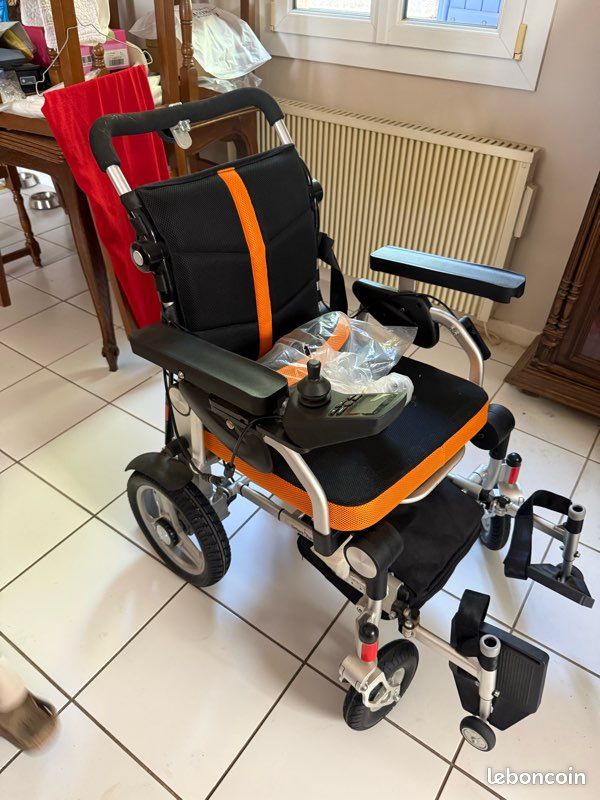 Fauteuil électrique handicapé (image 1)