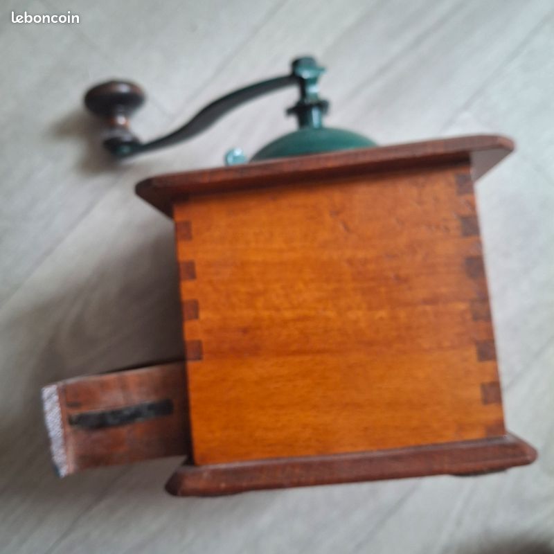 Moulin a café en bois (image 2)