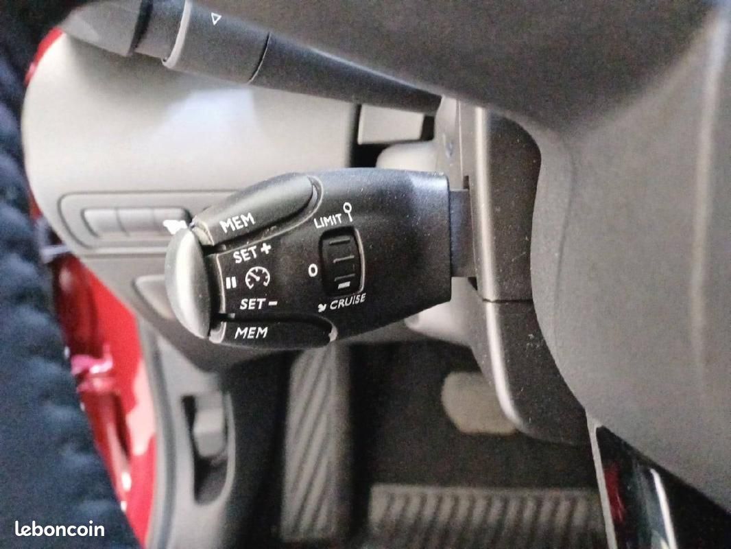 Citroën C3 Aircross BlueHDi 120 S&S EAT6 - Shine (image 22)