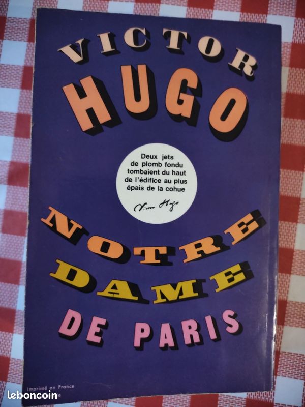 Notre Dame de Paris de Victor Hugo Livre de poche 1698 1699 1700 texte intégral (triple volume) (image 2)
