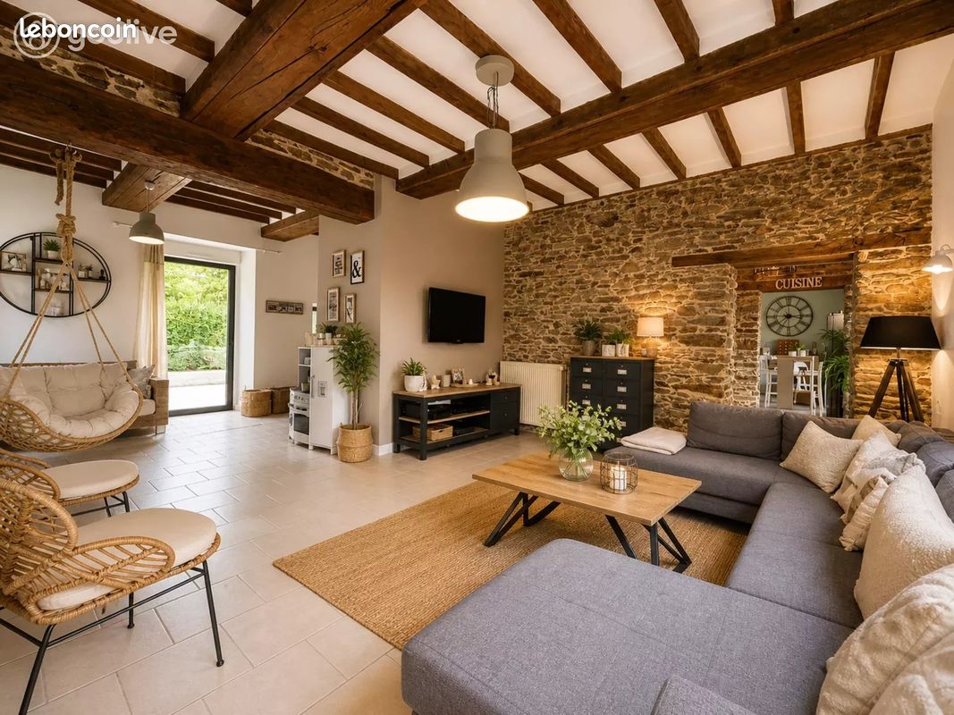 Maison 5 pièces 187 m² · à Segré-en-Anjou Bleu · 187 m² · 260 000 €