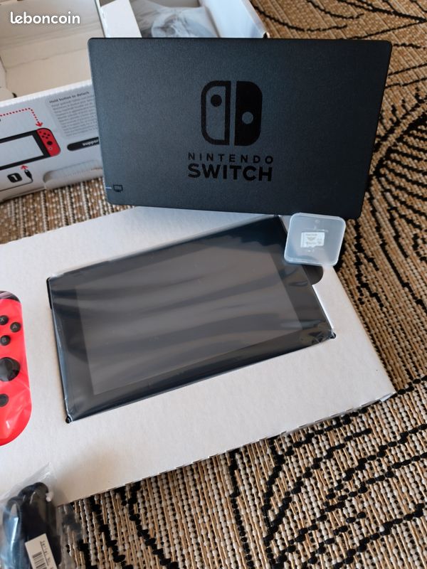 Console Nintendo Switch avec carte micro SD Sandisk 64 go (image 3)