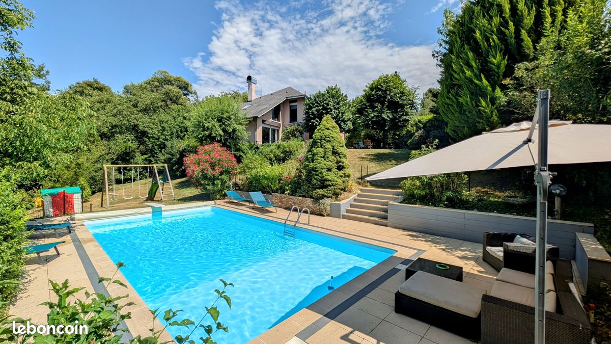 Maison 8 pièces 200 m² · à Jacob-Bellecombette · 200 m² · 895 000 €
