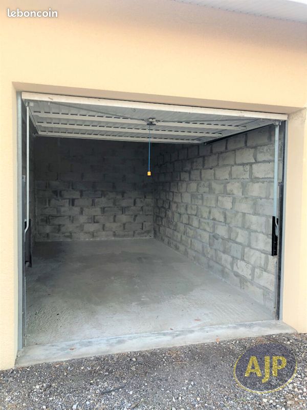 Parking 14 m² · à Andernos-les-Bains · 14 m² · 133 €/mois