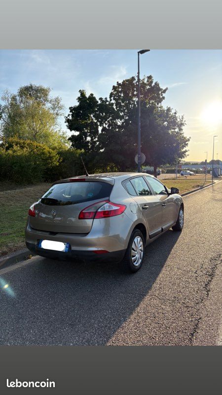 Mégane 3 faible kilométrage (image 2)