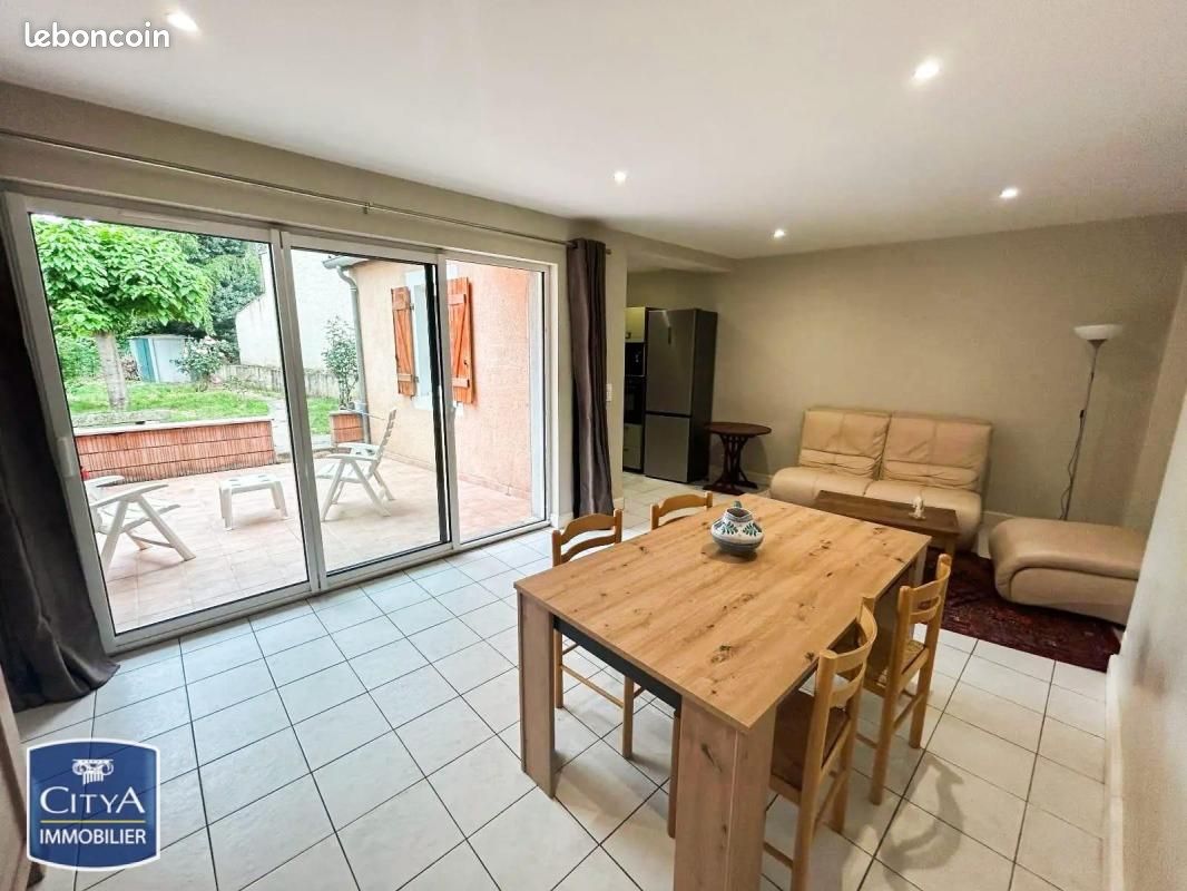 Appartement 3 pièces 65 m² · à Albi · 65 m² · 700 €