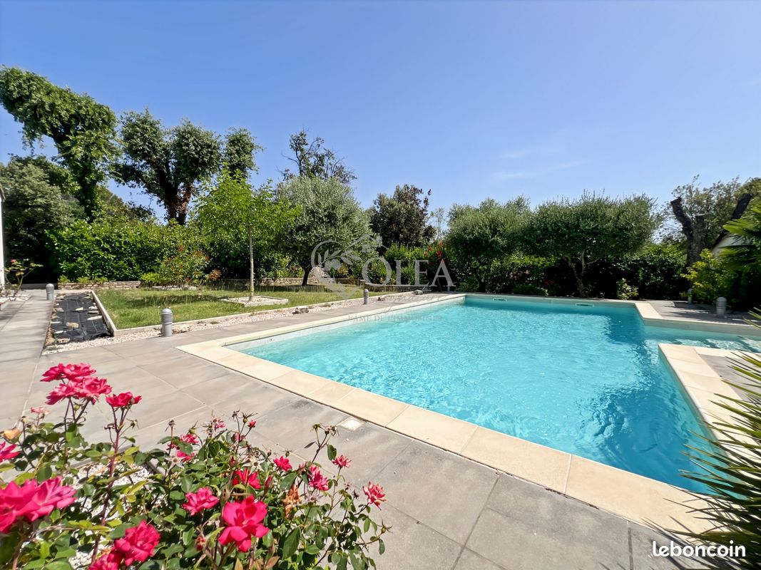Maison 8 pièces 180 m² · à Arpaillargues-Et-Aureillac · 180 m² · 549 000 €