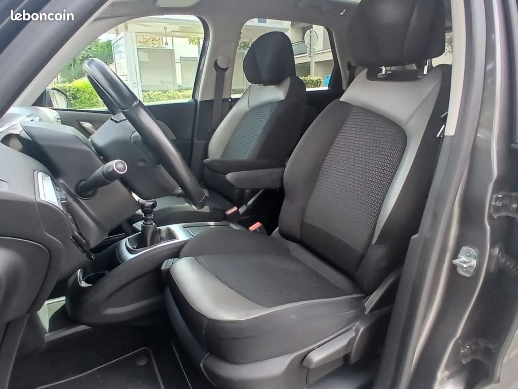 CITROEN C4 SPACETOURER PureTech 130 SS Shine (image 10)