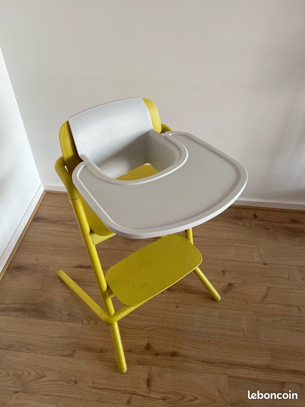 Chaise haute Cybex avec accessoires (image 1)
