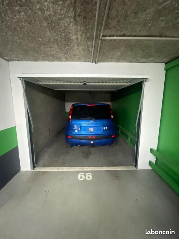 Parking 14 m² · à Paris · 14 m² · 300 €/mois