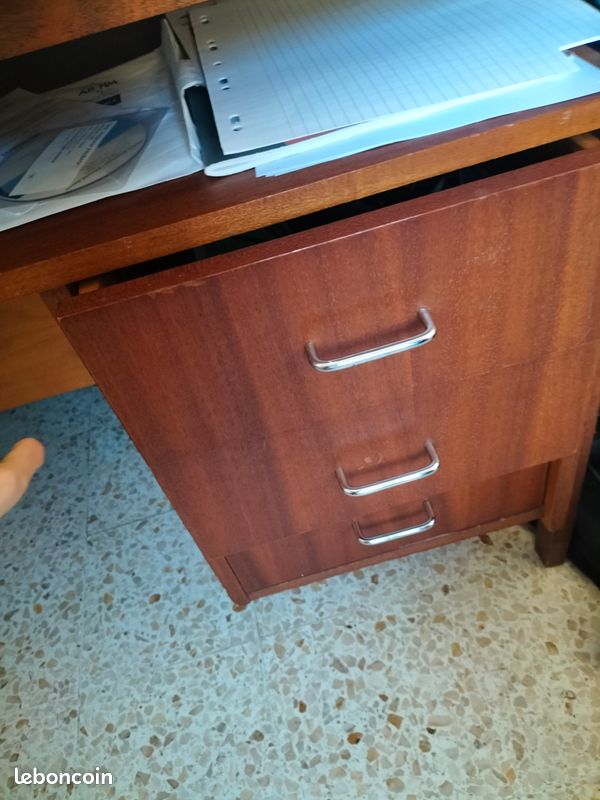 Bureau (image 6)