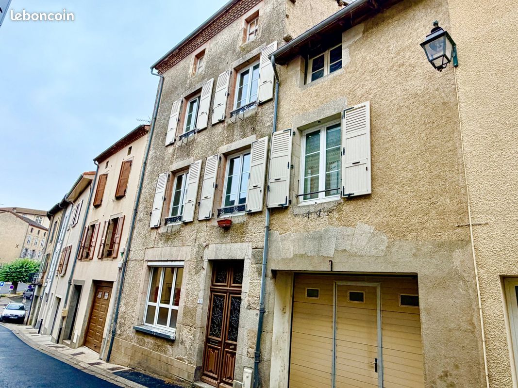 Maison 10 pièces 188 m² · à Bellac · 188 m² · 105 600 €