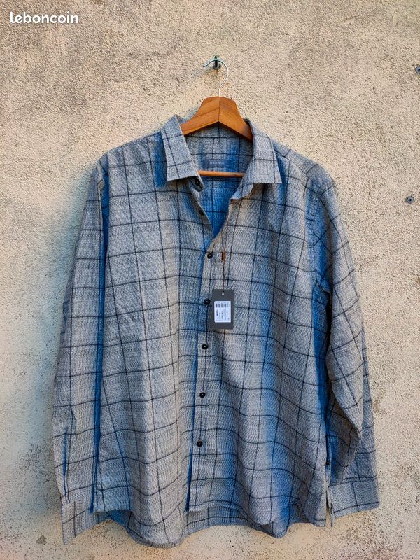 Comment porter une chemise à manches longues à carreaux grise quand il