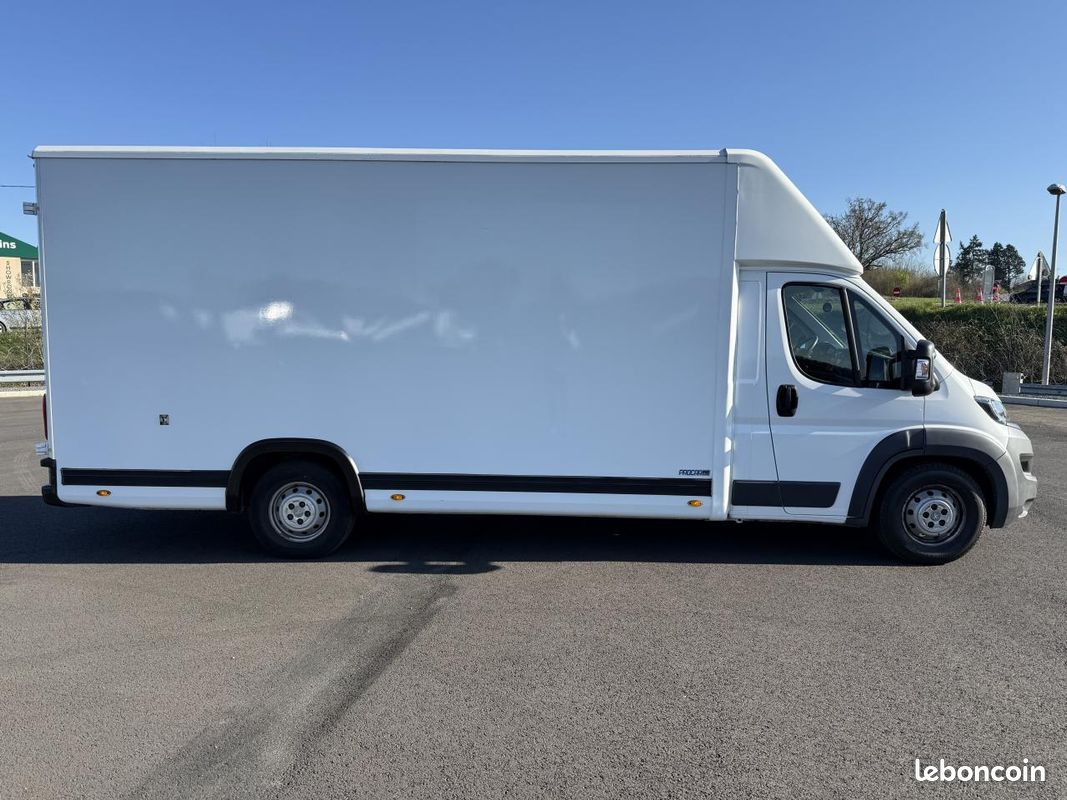 PEUGEOT BOXER 3.0HDI180 planché cabine Procar Lux 22m3 - Moteur Iveco distribution par chaîne (image 7)