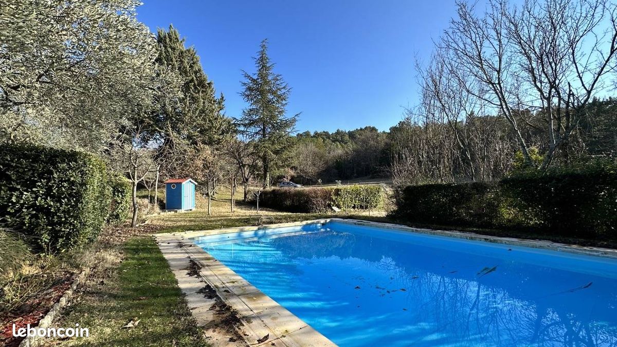 Maison 16 pièces 350 m² · à Grambois · 350 m² · 596 000 €