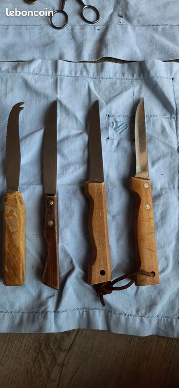 Lot 4 couteaux manche bois (image 1)