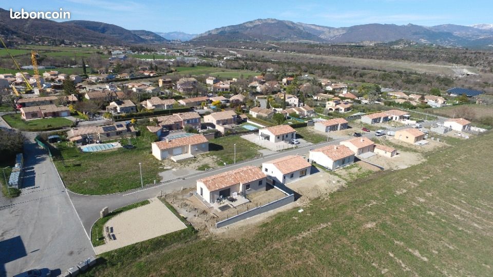 Terrain 693 m² Aubignosc · 107 000 €