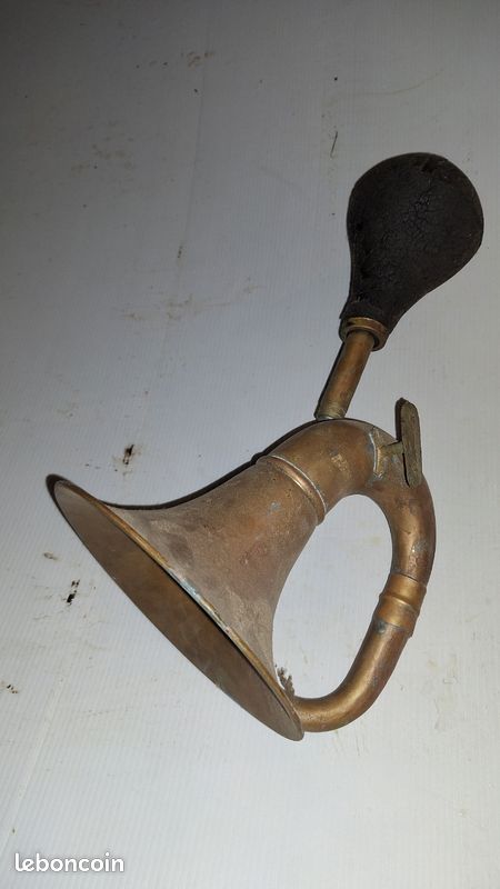 Ancienne trompe ou klaxon en laiton (Gebraucht) in Clarens für CHF 22 - mit Lieferung auf