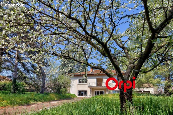 Villa 7 pièces 196 m²