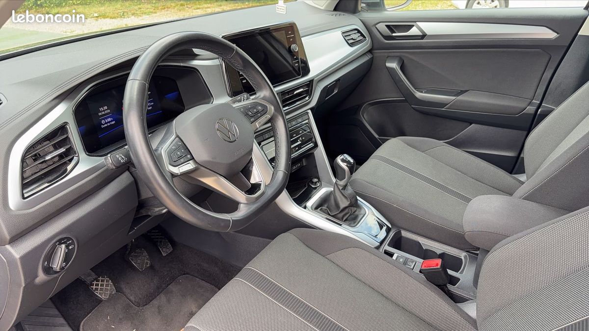 Volkswagen T-Roc 1.5 TSI EVO 150 Life (image 8)