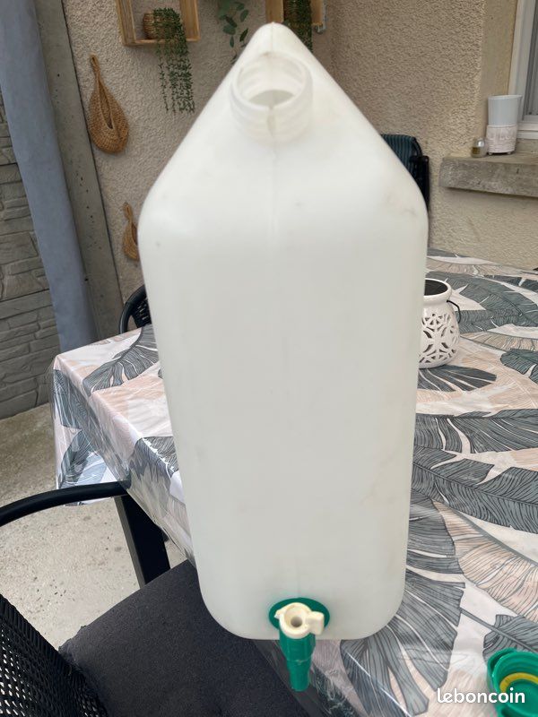 Jerricane 20 litres avec robinet (image 2)