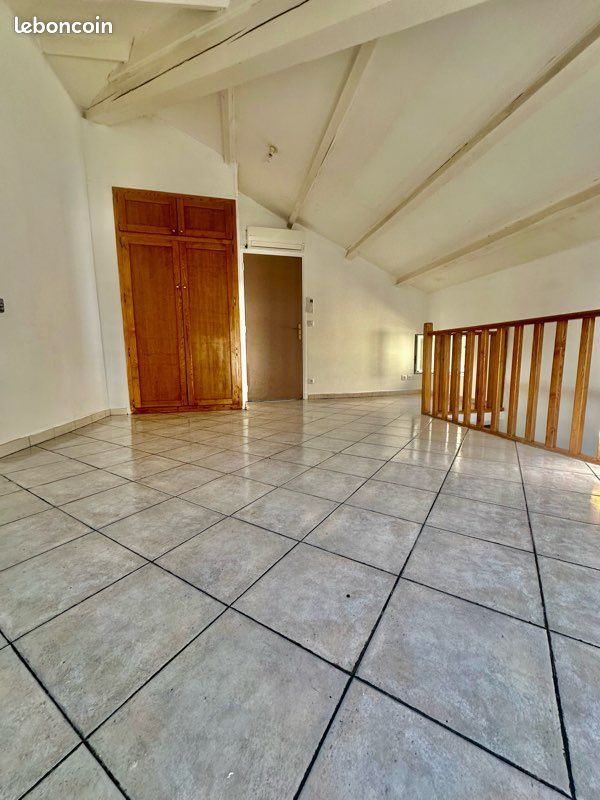 Appartement 2 pièces 39 m² · à Saint-Geniès-de-Comolas · 39 m² · 557 €