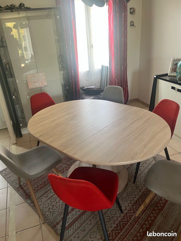 Grande table ovale en bois (image 2)