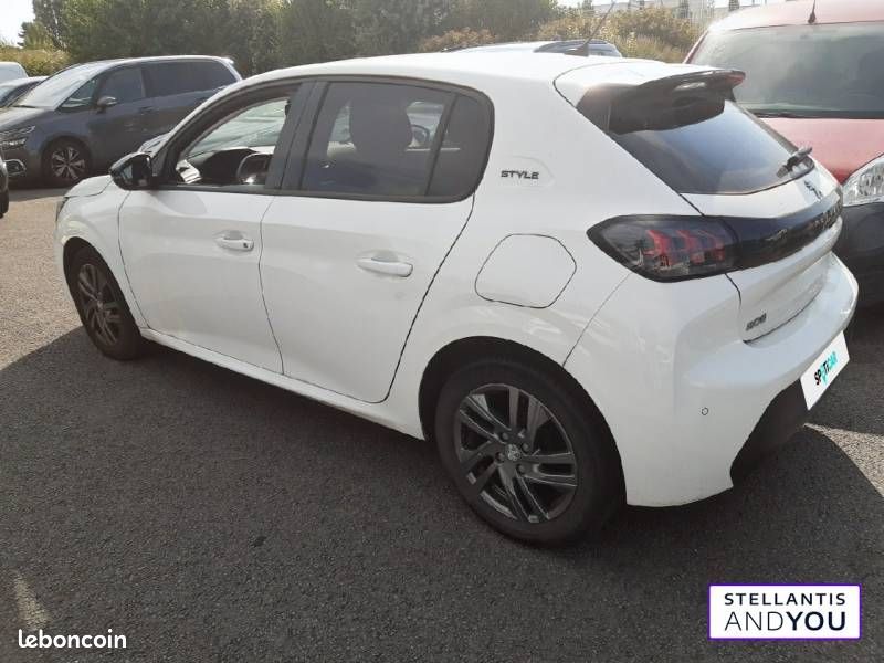 Peugeot 208 PureTech 100 S&S BVM6 Style (image 12)