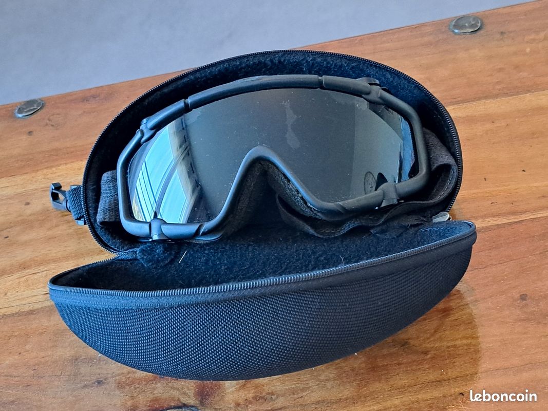 Lunette Balistique Militaire Oakley SI Protection et Confort