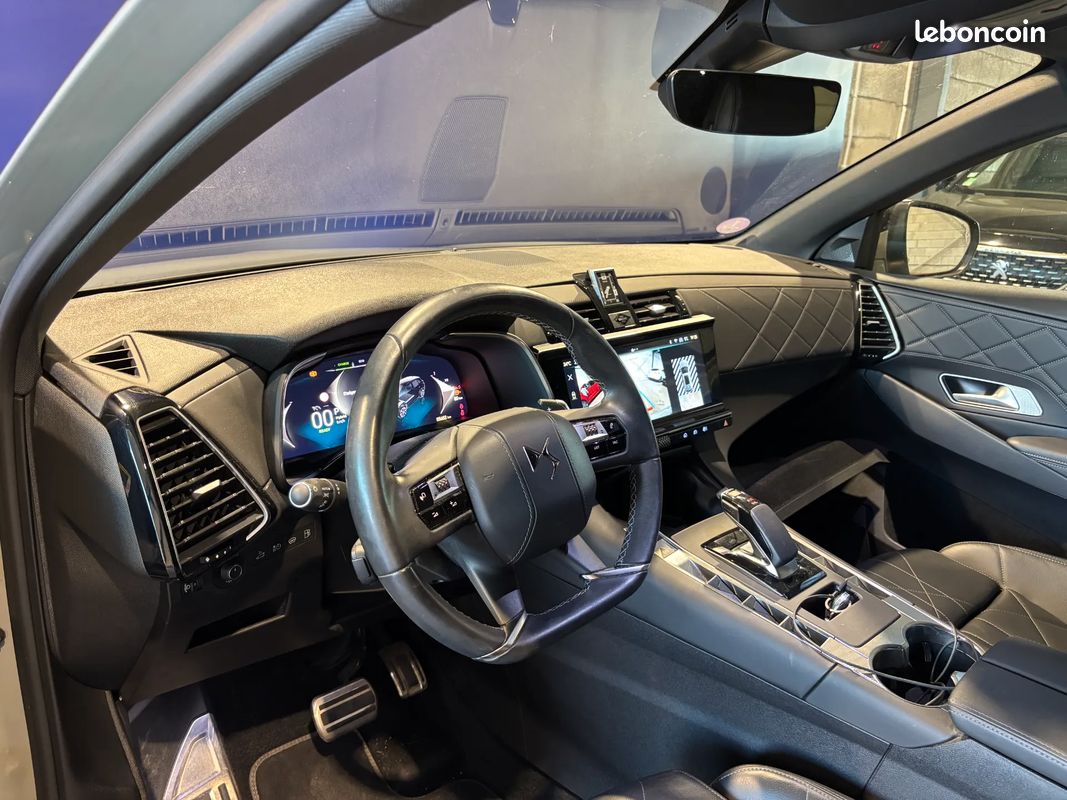DS DS 7 E-TENSE 225ch Bastille - Origine France / CarPlay / Suivi complet / Caméra 360° / Hayon électrique et main libre / Keyless Go / Gris Laqué / Pack Drive Assist (image 14)